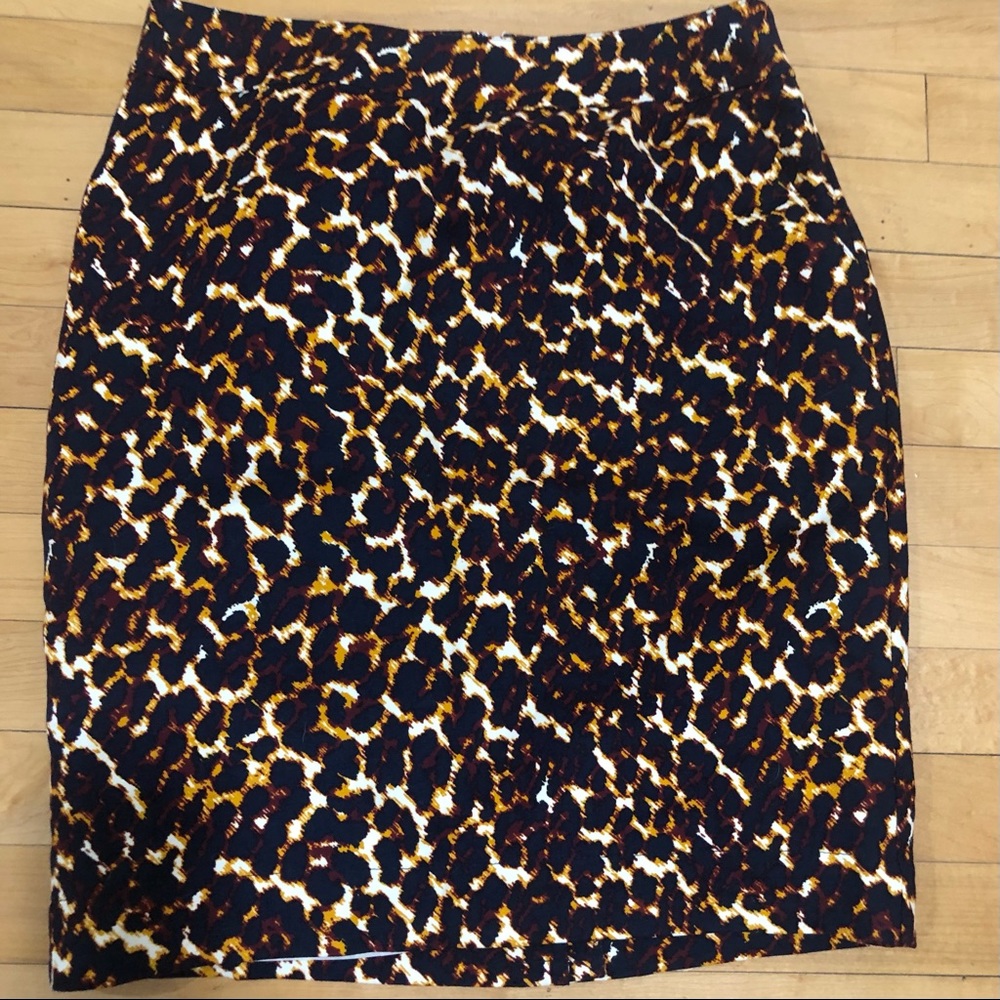 Skirt w/ pockets!